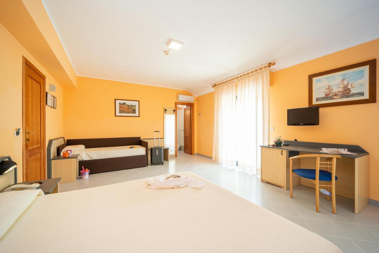 אמנטיאה Hotel La Principessa מראה חיצוני תמונה